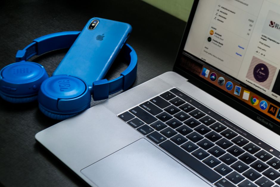 How to Connect Bluetooth Headphones to Any Device