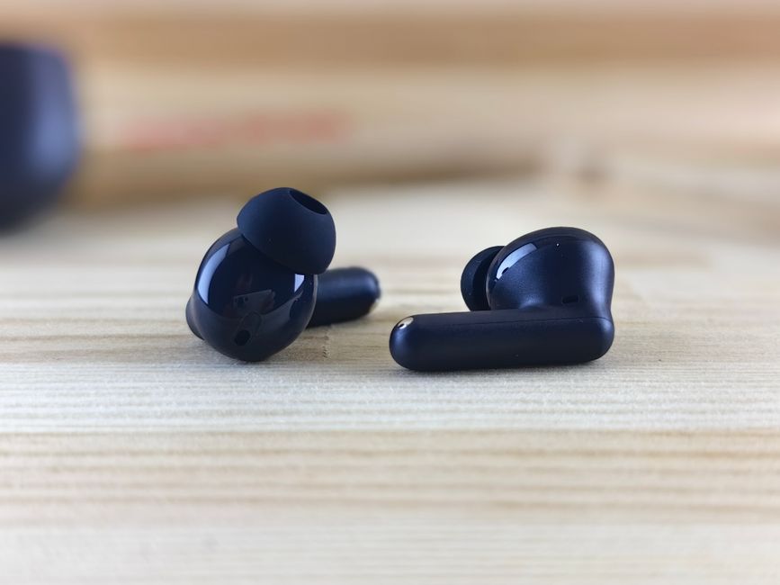 Turn On Noise Cancellation From the Earbuds