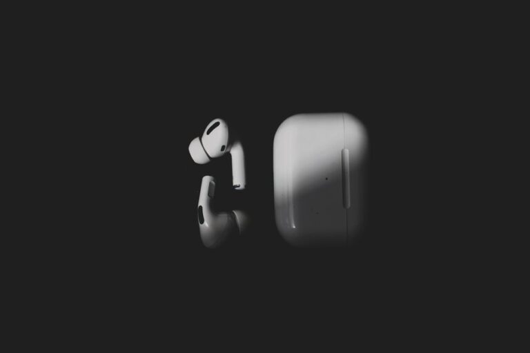 How to Use Noise Cancellation on AirPods