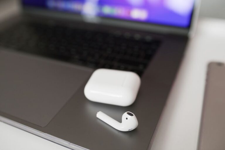 How to Connect AirPods to a Laptop in a Few Steps