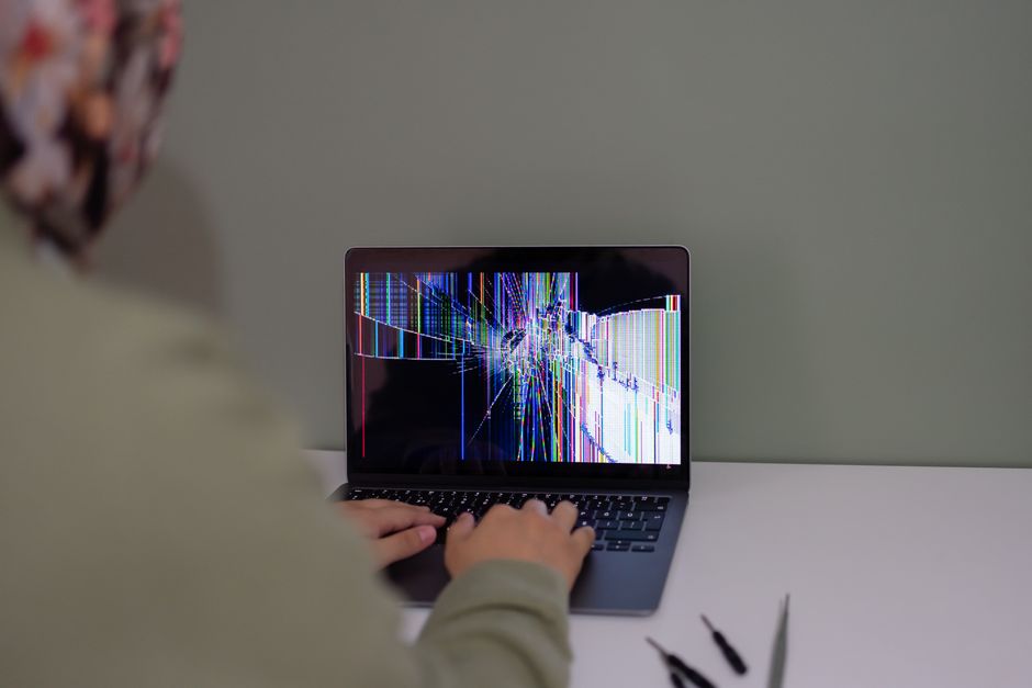 How to Fix a Laptop Black Screen