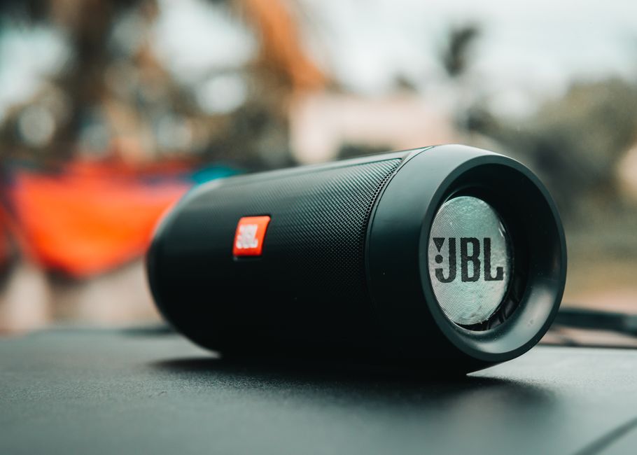 Link Two Speakers of the Same Brand