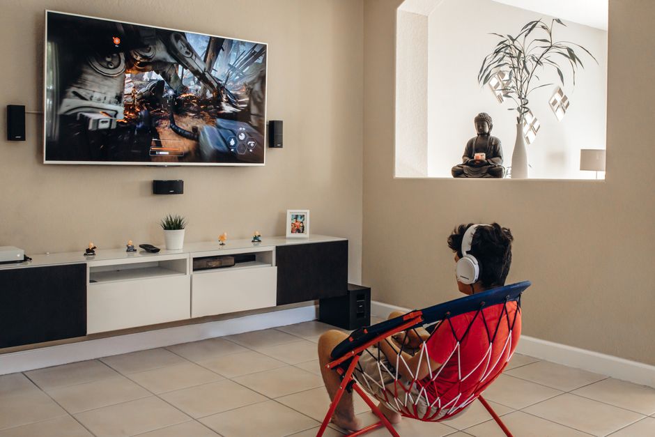 How to Connect Headphones to a TV